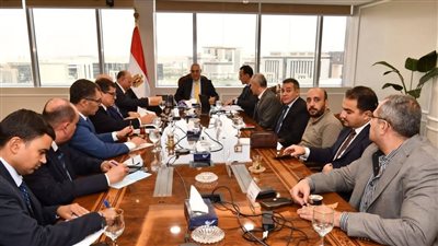 وزير الإسكان ومحافظ القاهرة يتابعان الموقف التنفيذى لمشروعات التطوير الجارى تنفيذها بالمحافظة