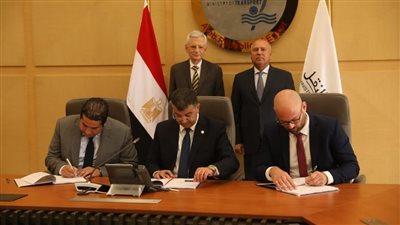 وزير النقل والسفير الفرنسي بالقاهرة يشهدان توقيع مذكرة تفاهم مشروع الخط السادس لمترو القاهرة الكبرى 