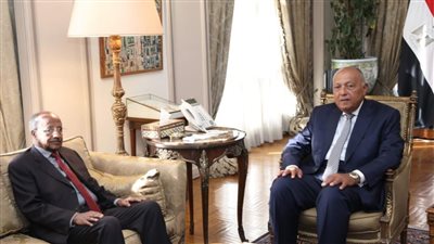 شكرى يلتقي مع وزير خارجية إريتريا والمستشار السياسي للرئيس الإريتري