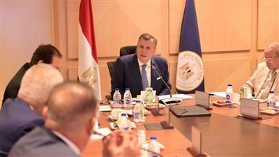وزير السياحة يترأس الاجتماع الأول للجنة الخاصة بمناقشة الاستراتيجية العامة لتنشيط وتحفيز السياحة في مصر