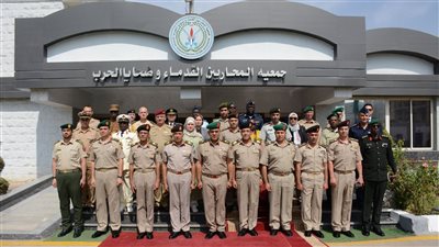 القوات المسلحة تنظم معرضاً لإبداعات المحاربين القدماء بمناسبة الإحتفال باليوبيل الذهبى لذكرى أكتوبر