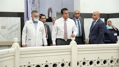 وزير الصحة يوجه بفتح تحقيق عاجل في توقف 4 أجهزة طبية عن العمل بمستشفى «رمد قلاوون»