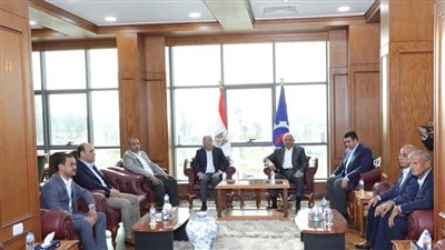 وزير التعليم يفتتح عدد من المشروعات التعليمية بالسويس