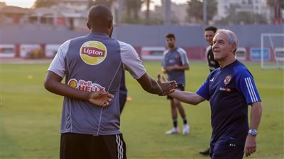 مفاجأة في الوسط.. موديست وإمام عاشور يقودان تشكيل الأهلي أمام الإسماعيلي