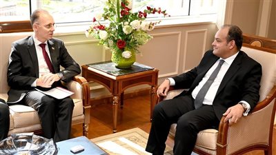 وزير التجارة والصناعة يبحث مع سفير بلغاريا بالقاهرة سبل تعزيز التعاون الاقتصادي المشترك