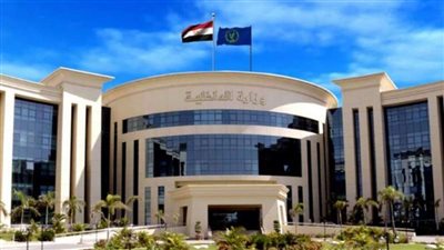 الداخلية: كشف ملابسات إدعاء سيدة بقيام سيارة شرطة بالإصطدام بنجلتها