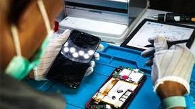 كشف ملابسات واقعة سرقة أكاديمية لتعليم صيانة الهواتف المحمولة والأجهزة الإلكترونية