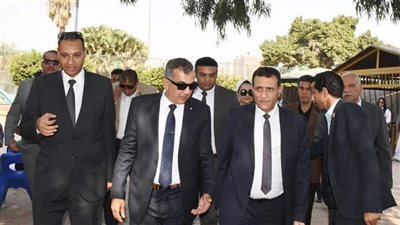 مستشار الرئيس لمتابعة مبادرة حياة كريمة ورئيس تعليم الكبار يشاركان في 