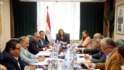 وزيرة الثقافة تجتمع وقيادات الوزارة لمناقشة الخطة الاستثمارية للوزارة خلال الفترة المُقبلة