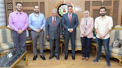 محافظ الدقهلية.. يستقبل نقيب الاطباء واعضاء مجلس النقابة الجدد بمكتبه بديوان عام المحافظة