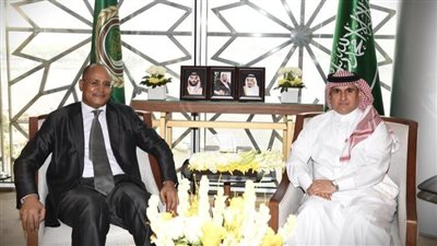 السفير المطر يستقبل الأمين العام المساعد للجامعة العربية للشؤون القانونية