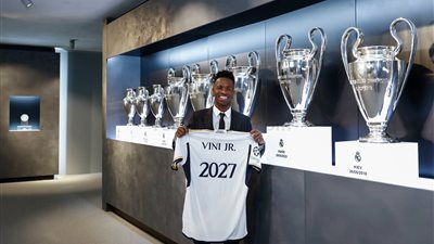 باقي لـ 2027.. رسميا ريال مدريد يمدد تعاقده مع فينيسيوس