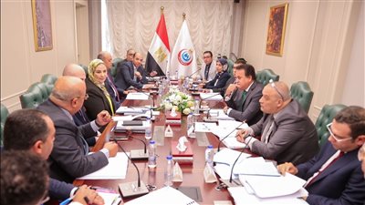 وزير الصحة يُعلن الموافقة على ضم أعضاء المهن الطبية والعاملين بالمؤسسة العلاجية إلى عضوية الصندوق