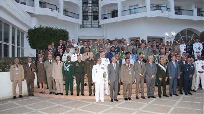 وزير الدفاع الوطني التونسي يفتتح المنتدى الدولي والندوة العربية العسكرية الثامنة 