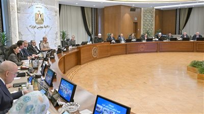 رئيس الوزراء يشيد بنماذج المدارس المُميزة التي تم افتتاحها اليوم بأرض القرية الكونية