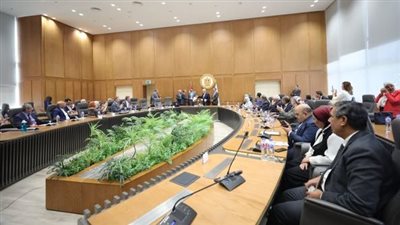 وزير التعليم العالي يلتقي وفد الكلية الملكية للجراحين في أدنبرة بالمملكة المتحدة