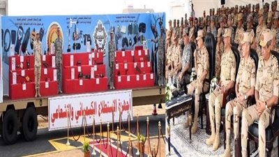 رئيس الأركان يشهد تنفيذ بياناً عملياً لأنسب أسلوب لأعمال التطهير الكيميائى لإحدى القواعد الجوية