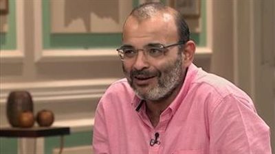 إسماعيل ياسين جدي.. أيمن بهجت قمر يكشف عن دوره في مسرحية ريا وسكينة