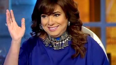 نشوى مصطفى تدافع عن انقطاع الكهرباء: 