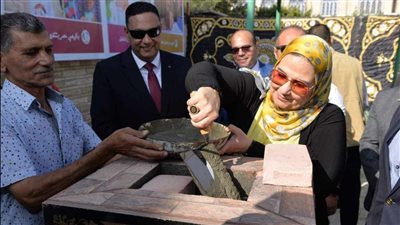 بالصور.. محافظ الدقهلية ووزيرة التضامن الاجتماعي يضعان حجر أساس مركزي 
