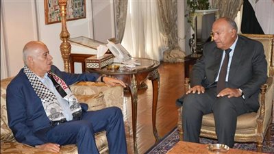 تفاصيل لقاء وزير الخارجية وأمين سر اللجنة المركزية لحركة فتح في القاهرة