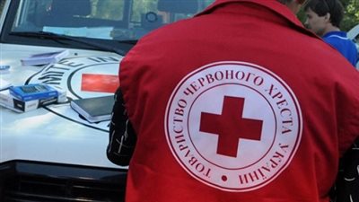 الصليب الأحمر يعلن عن تعرض قافلة مساعدات لإطلاق نار في غزة