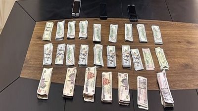 بأسلوب إنتحال الصفة.. ضبط 4 عاطلين بتهمة الإستيلاء على مبلغ مالي من أحد الأشخاص  