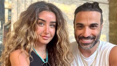 ألغت متابعته.. حقيقة طلاق أحمد فهمي وهنا الزاهد