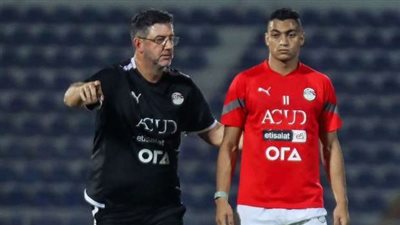 فيتوريا معندوش فكرة.. رضا عبد العال: مصطفى محمد لا يستحق الانضمام للمنتخب