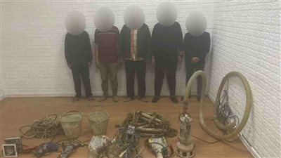 داخل احد العقارات.. ضبط 5 أشخاص بتهمة الحفر والتنقيب عن الآثار