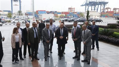 وزير النقل يتفقد  محطة تحيا مصر متعددة الأغراض