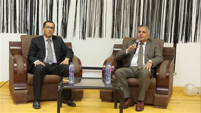 رئيس جامعة السويس يشارك في حفل إستقبال الطلاب الجدد بهندسة البترول