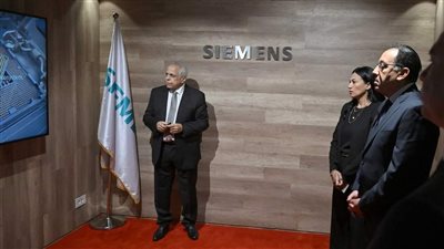 رئيس الوزراء يتفقد شركة 