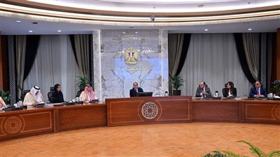 رئيس الوزراء يلتقي وزير التجارة السعودي والوفد المرافق له