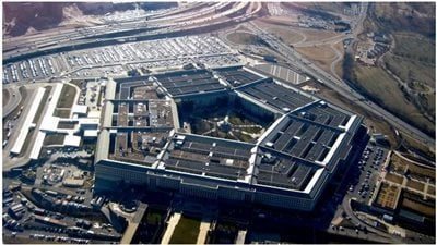 مراقبة الوضع.. قيادي بالحوثيين يكشف تفاصيل إختطاف السفينة الإسرائيلية بالبحر الأحمر