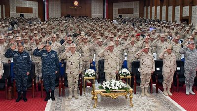 وزير الدفاع يشهد تنفيذ المرحلة الرئيسية لمشروع مراكز القيادة التعبوي 