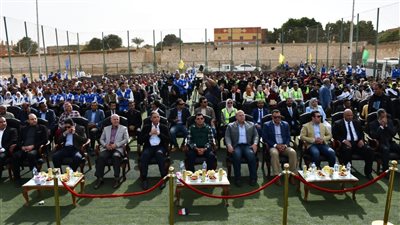 وزير الشباب ومستشار الرئيس للمناطق الحدودية والنائية يشهدان لقاءً حواريًا مع شباب وأهالي الواحات البحرية 