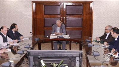 وزير الزراعة يبحث مع المدير التنفيذي لجهاز مستقبل مصر للتنمية المستدامة سبل تعزيز التعاون في الأنشطة الزراعية المختلفة 