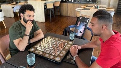 لعبة الملوك.. بطل العالم في الشطرنج يتحدى محمد صلاح