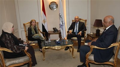 وزير النقل يبحث مع نائب رئيس بنك الاستثمار الأوروبي EIB التعاون المستقبلي في مشروعات النقل المختلفة 