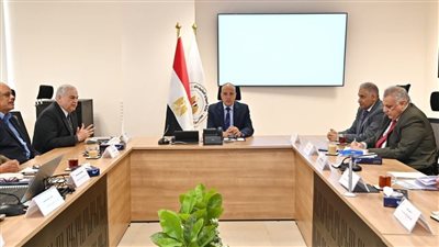  الدكتور سويلم يستعرض موقف الأنشطة التدريبية بالوزارة لرفع كفاءة العاملين 