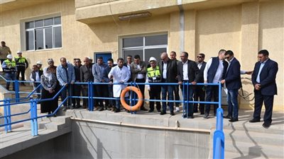 وزير الإسكان يتفقد محطة تنقية مياه الشرب بمدينة الشيخ زايد والمأخذ المُغذي لها ومشروعات المرافق بالمدينة