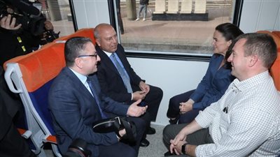 رئيسة المجر تستقل قطار مكون من عربات مجرية من محطة مصر برمسيس وحتى محطة الجيزة