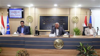 محافظ السويس يطالب الجميع بالنزول الى لجان الإنتخابات الرئاسية للتعبيرعن حقهم الإنتخابي