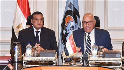 رئيس العربية للتصنيع ووزير التنمية المحلية يتابعان الموقف التنفيذي لمشروعات البنية التحتية لمنظومة المخلفات 