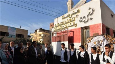 محافظ الدقهلية يتفقد مقار اللجان الانتخابية داخل المدارس