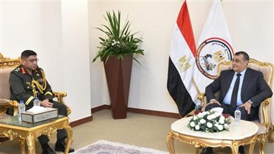 لقاءات متعددة داخل جناح وزارة الإنتاج الحربي بمعرض 