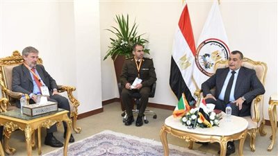 وزير الدولة للإنتاج الحربي يبحث مع رئيس إدارة القوات الجوية اللوجستية الإيطالي موضوعات التعاون