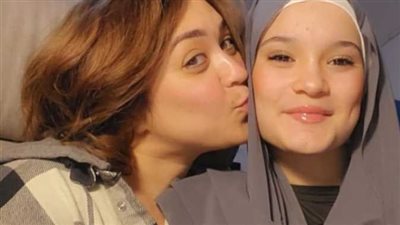 هاجموا والدتها بعد ارتدائها الحجاب.. ابنة مروة عبد المنعم: 