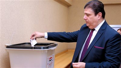 حسين زين خلال الأدلاء بصوته في الانتخابات الرئاسية: نقوم بدورنا وواجبنا الوطني بتغطية إعلامية مهنية وحيادية